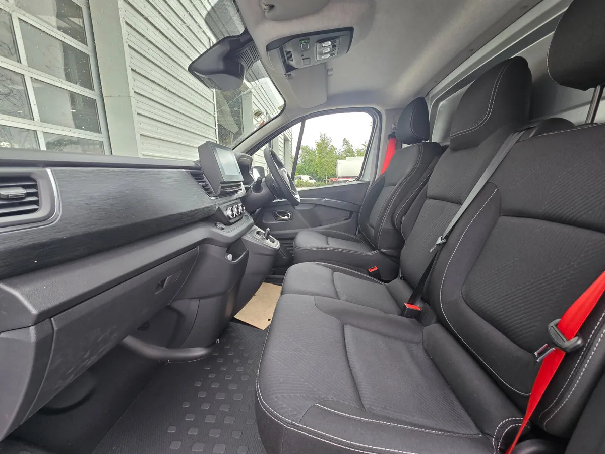 Furgón 2025 Renault Trafic Exclusive 170BHP Auto: foto 11