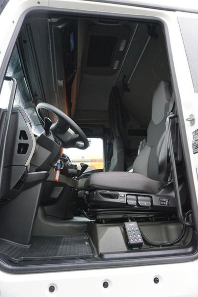 Leasing de MAN TGX / 18.520 / EURO 6 / GX / ACC / RETARDER / I – COOL MAN TGX / 18.520 / EURO 6 / GX / ACC / RETARDER / I – COOL: foto 8 Leasing de MAN TGX / 18.520 / EURO 6 / GX / ACC / RETARDER / I – COOL MAN TGX / 18.520 / EURO 6 / GX / ACC / RETARDER / I – COOL: foto 8