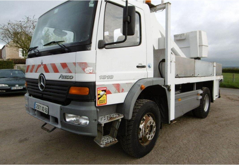 Mercedes-Benz Atego 1318 Nacelle - Lifting basket truck - Camión, Camión grúa: foto 1 Mercedes-Benz Atego 1318 Nacelle - Lifting basket truck - Camión, Camión grúa: foto 1