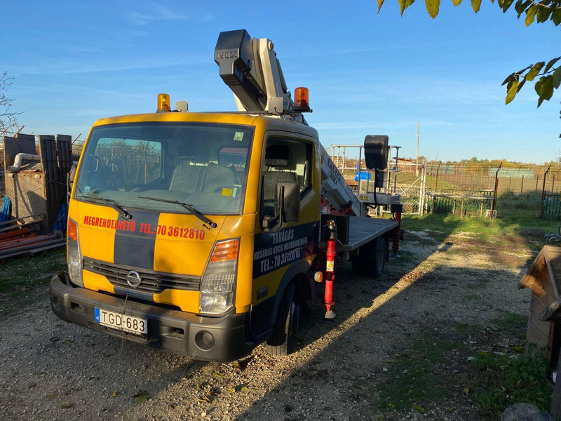 Nissan Cabstar 35.12 - ISOLI PT 225 aerial working platform 22,5m - 3,5 - Camión, Camión grúa: foto 2 Nissan Cabstar 35.12 - ISOLI PT 225 aerial working platform 22,5m - 3,5 - Camión, Camión grúa: foto 2