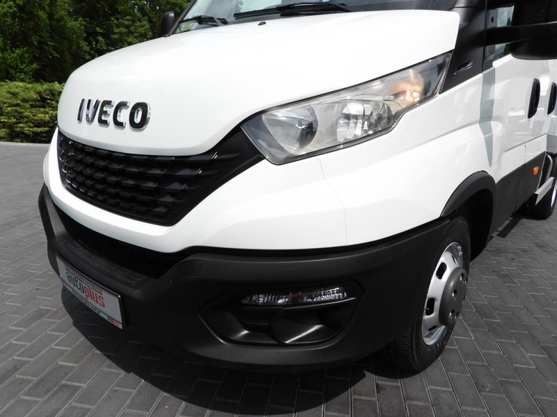 Volquete furgoneta Iveco DAILY 35C14 WYWROTKA PODWÓJNA KABINA DOKA 6 MIEJSC TEMPOMAT BLIŹ: foto 19 Volquete furgoneta Iveco DAILY 35C14 WYWROTKA PODWÓJNA KABINA DOKA 6 MIEJSC TEMPOMAT BLIŹ: foto 19