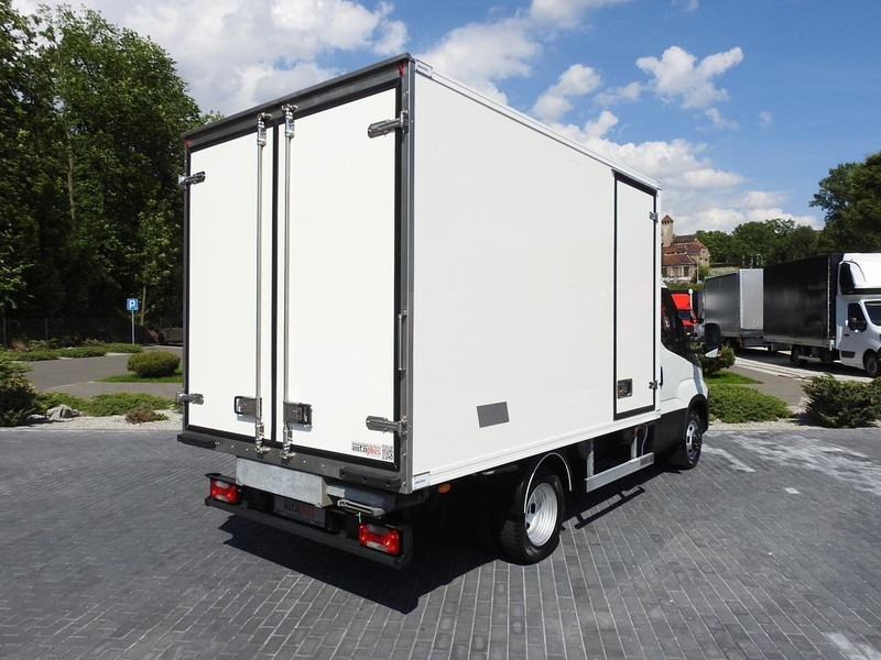 Iveco DAILY 50C15 CHŁODNIA KONTENER -5*C ZASILANIE 230V KLIMATYZACJA B - Camión frigorífico: foto 3 Iveco DAILY 50C15 CHŁODNIA KONTENER -5*C ZASILANIE 230V KLIMATYZACJA B - Camión frigorífico: foto 3