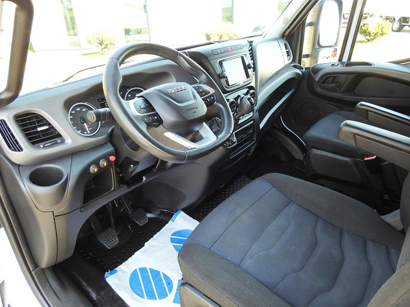 Iveco DAILY 70C18 KONTENER WINDA 14 PALET WEBASTO TEMPOMAT NAWIGACJA L - Camión caja cerrada: foto 2 Iveco DAILY 70C18 KONTENER WINDA 14 PALET WEBASTO TEMPOMAT NAWIGACJA L - Camión caja cerrada: foto 2