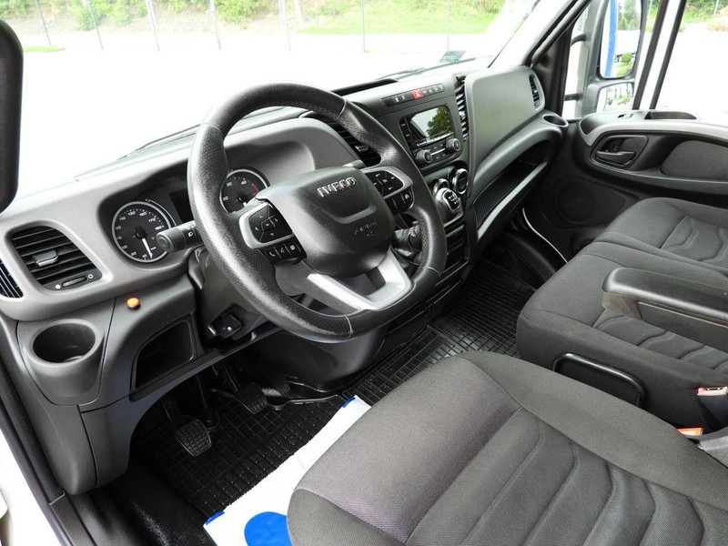 Iveco DAILY 72C18 PLANDEKA WINDA 14 PALET WEBASTO TEMPOMAT LEDY BLIŹNI - Camión caja cerrada: foto 2 Iveco DAILY 72C18 PLANDEKA WINDA 14 PALET WEBASTO TEMPOMAT LEDY BLIŹNI - Camión caja cerrada: foto 2