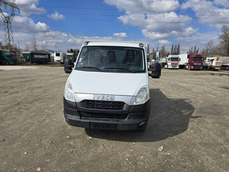 Iveco Daily 35 C 13 - Tipper + tool box - Volquete furgoneta: foto 2 Iveco Daily 35 C 13 - Tipper + tool box - Volquete furgoneta: foto 2