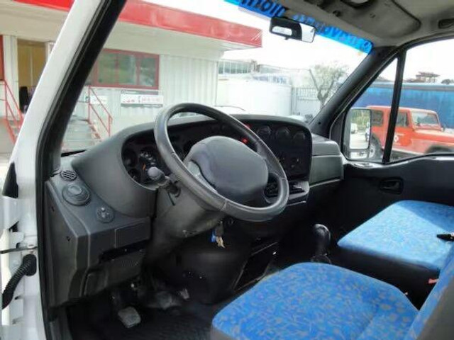 Camión caja abierta, Camión grúa Iveco Daily 35C11 - flatbed+crane: foto 12 Camión caja abierta, Camión grúa Iveco Daily 35C11 - flatbed+crane: foto 12