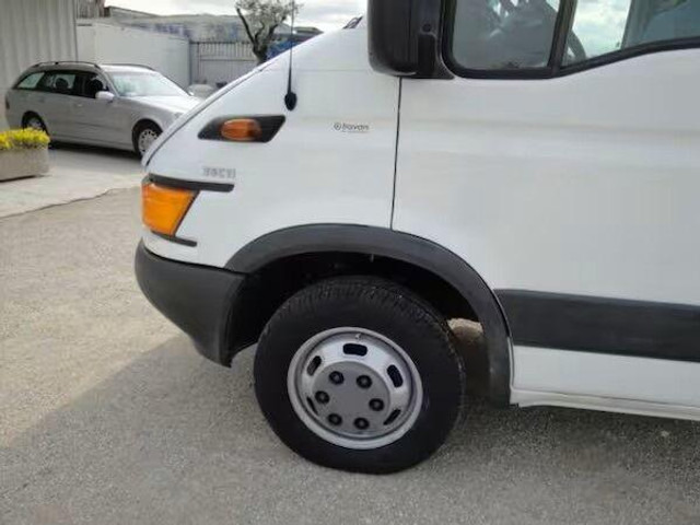 Camión caja abierta, Camión grúa Iveco Daily 35C11 - flatbed+crane: foto 8 Camión caja abierta, Camión grúa Iveco Daily 35C11 - flatbed+crane: foto 8