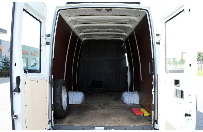 Minibús, Furgoneta de pasajeros Iveco Daily 35C15 Furgon L4H3 Brygadówka 6-seater Doka Doubel Cabin: foto 18 Minibús, Furgoneta de pasajeros Iveco Daily 35C15 Furgon L4H3 Brygadówka 6-seater Doka Doubel Cabin: foto 18