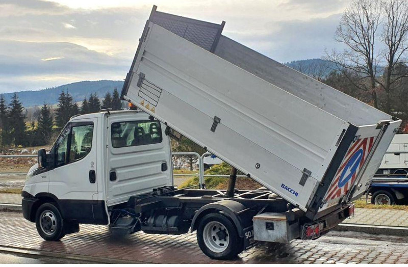 Iveco Daily 35c-14 3 way tipper BENZIN - Volquete furgoneta: foto 3 Iveco Daily 35c-14 3 way tipper BENZIN - Volquete furgoneta: foto 3