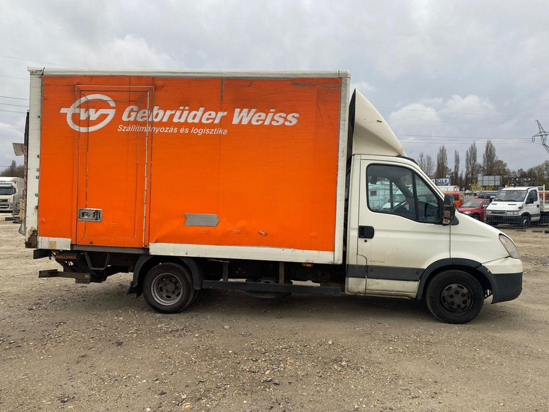 Iveco Daily 40 C 15 - Koffer + DHollandia LBW - Furgoneta caja cerrada: foto 4 Iveco Daily 40 C 15 - Koffer + DHollandia LBW - Furgoneta caja cerrada: foto 4