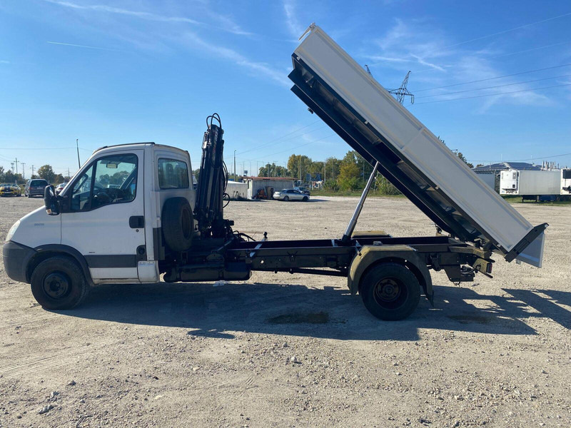 Iveco Daily 65 C 18 - 3 sided Tipper + HIAB 033T Crane - Volquete furgoneta: foto 3 Iveco Daily 65 C 18 - 3 sided Tipper + HIAB 033T Crane - Volquete furgoneta: foto 3