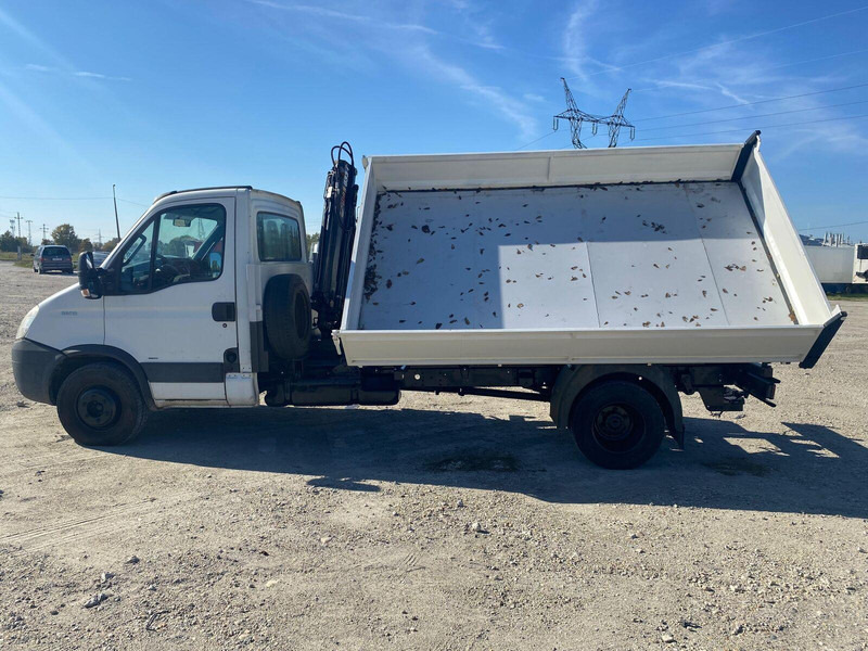 Iveco Daily 65 C 18 - 3 sided Tipper + HIAB 033T Crane - Volquete furgoneta: foto 4 Iveco Daily 65 C 18 - 3 sided Tipper + HIAB 033T Crane - Volquete furgoneta: foto 4