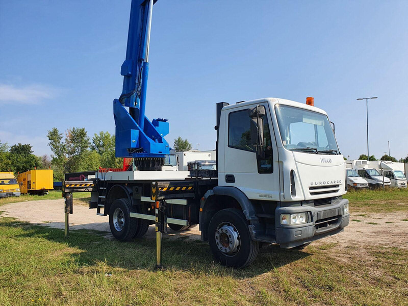 Iveco Eurocargo ML 180 E 24 - Bizocchi KJF 320 lifting basket 32 m - Camión con plataforma elevadora: foto 1 Iveco Eurocargo ML 180 E 24 - Bizocchi KJF 320 lifting basket 32 m - Camión con plataforma elevadora: foto 1