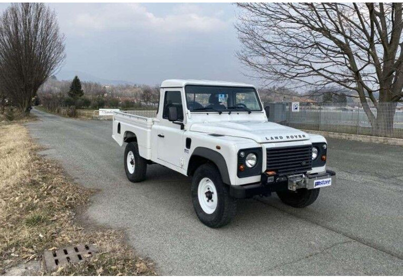 Land Rover Defender 110 - 2.2 Td4 4x4 Platós - Caja abierta furgoneta: foto 2 Land Rover Defender 110 - 2.2 Td4 4x4 Platós - Caja abierta furgoneta: foto 2