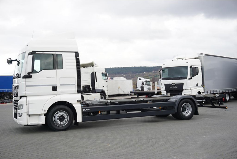 MAN TGX / 18.460 / ACC / E 6 / XLX / BDF / 7,15 M , 7,45 M - Camión chasis: foto 3 MAN TGX / 18.460 / ACC / E 6 / XLX / BDF / 7,15 M , 7,45 M - Camión chasis: foto 3