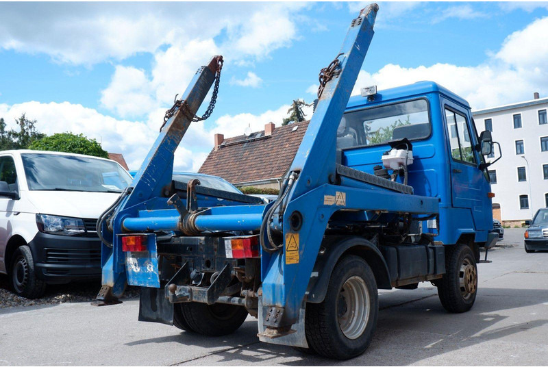 MULTICAR Champion 4x4 - Skip loader - Camión portacontenedor de cadenas: foto 5 MULTICAR Champion 4x4 - Skip loader - Camión portacontenedor de cadenas: foto 5
