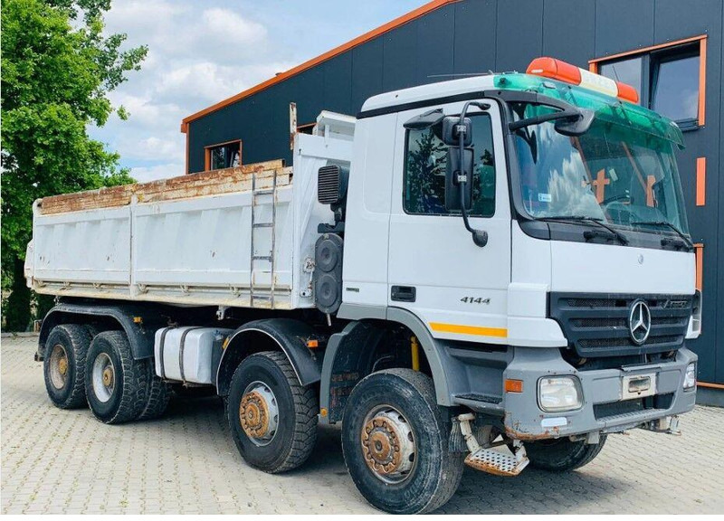 Mercedes-Benz ACTROS 4144 8x8 Tipper - Camión volquete: foto 1 Mercedes-Benz ACTROS 4144 8x8 Tipper - Camión volquete: foto 1