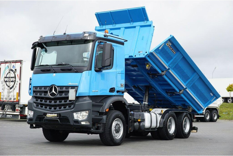 Camión volquete Mercedes-Benz AROCS / 2545 / E 6 / WYWROTKA / 6 X 6 / HYDROBURTA: foto 1