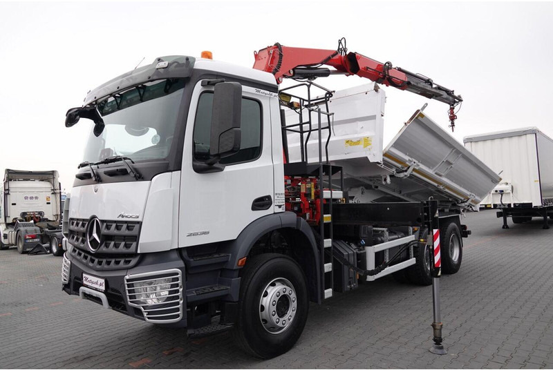 Mercedes-Benz AROCS 2636 - Camión volquete, Camión grúa: foto 2 Mercedes-Benz AROCS 2636 - Camión volquete, Camión grúa: foto 2