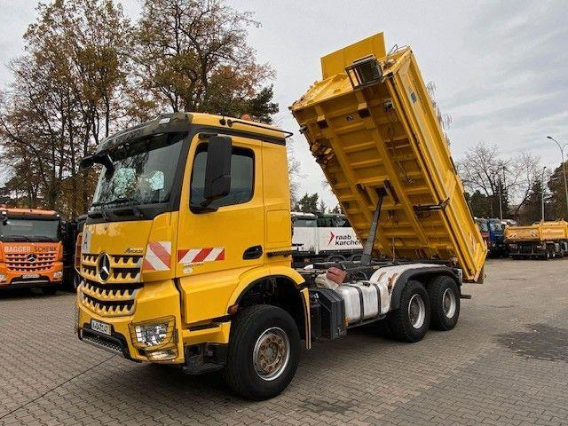 Mercedes-Benz AROCS 2648 - Camión volquete: foto 1 Mercedes-Benz AROCS 2648 - Camión volquete: foto 1