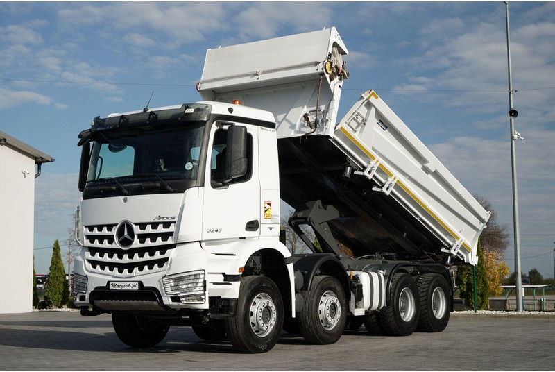 Mercedes-Benz AROCS 3243 / 8x4 / WYWROTKA DWUSTRONNA / HYDROBURTA / BORDMATIC - Camión volquete: foto 1 Mercedes-Benz AROCS 3243 / 8x4 / WYWROTKA DWUSTRONNA / HYDROBURTA / BORDMATIC - Camión volquete: foto 1