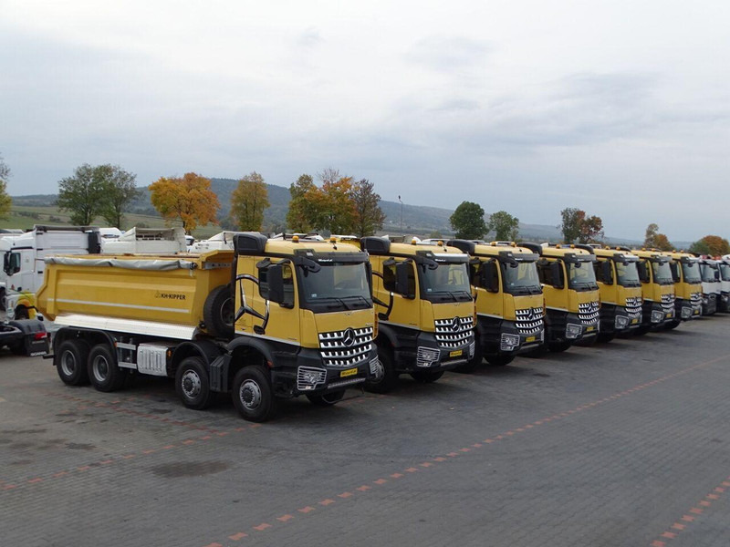 Mercedes-Benz AROCS 4145 / 8x8 / WYWROTKA TYLNOZSYPOWA / KH KIPPER / EURO 6 - Camión volquete: foto 4 Mercedes-Benz AROCS 4145 / 8x8 / WYWROTKA TYLNOZSYPOWA / KH KIPPER / EURO 6 - Camión volquete: foto 4