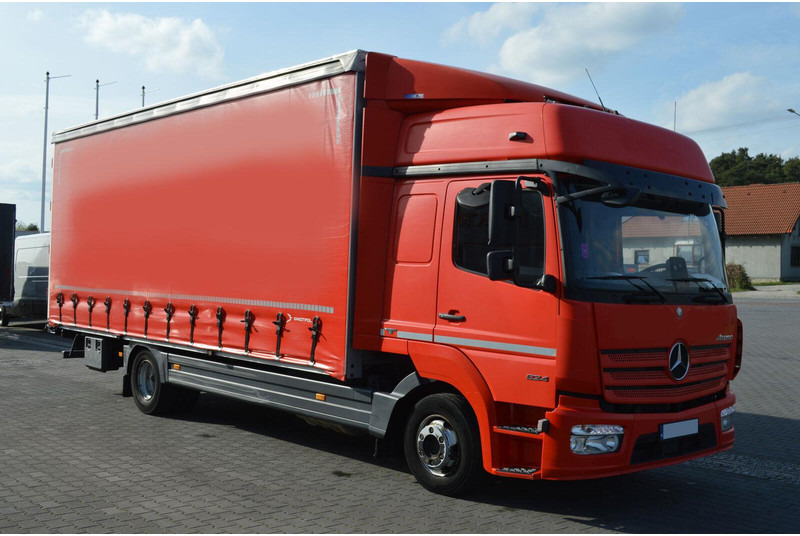 Mercedes-Benz ATEGO 824 EURO 6 1.HAND CURTAINE TILT - Camión lona: foto 5 Mercedes-Benz ATEGO 824 EURO 6 1.HAND CURTAINE TILT - Camión lona: foto 5