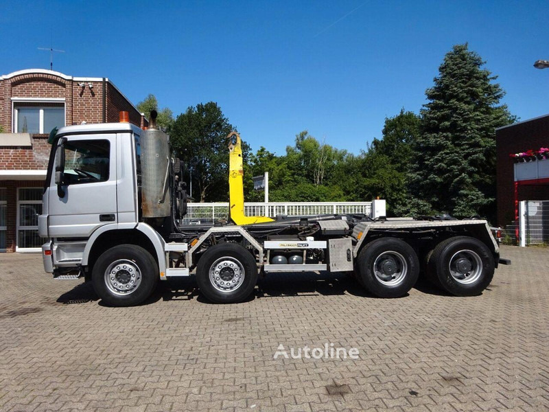 Mercedes-Benz Actros 3244 - Hook lift truck 8x4 - Camión multibasculante, Camión grúa: foto 5 Mercedes-Benz Actros 3244 - Hook lift truck 8x4 - Camión multibasculante, Camión grúa: foto 5