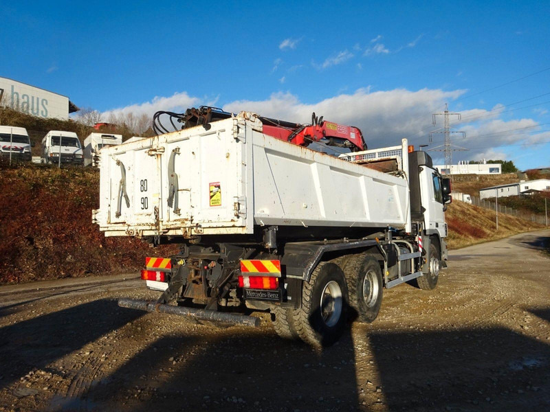 Mercedes-Benz Actros 3336 6x4 Three sided Tipper + Crane FASSI F155A.0.22 - Camión volquete, Camión grúa: foto 4 Mercedes-Benz Actros 3336 6x4 Three sided Tipper + Crane FASSI F155A.0.22 - Camión volquete, Camión grúa: foto 4