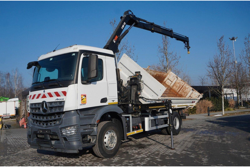 Mercedes-Benz Arocs 1833 3-Way Tipper Crane HIAB X-DUO 128 B - Camión volquete, Camión grúa: foto 1 Mercedes-Benz Arocs 1833 3-Way Tipper Crane HIAB X-DUO 128 B - Camión volquete, Camión grúa: foto 1
