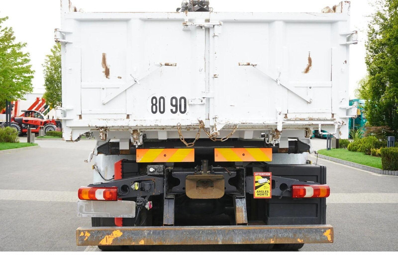Leasing de Mercedes-Benz Arocs 2636 - 3 way tipper + crane 6x4 Mercedes-Benz Arocs 2636 - 3 way tipper + crane 6x4: foto 8 Leasing de Mercedes-Benz Arocs 2636 - 3 way tipper + crane 6x4 Mercedes-Benz Arocs 2636 - 3 way tipper + crane 6x4: foto 8