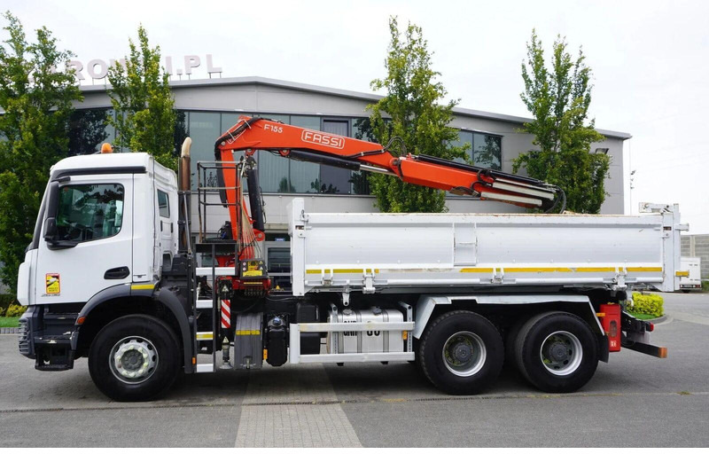Leasing de Mercedes-Benz Arocs 2636 - 3 way tipper + crane 6x4 Mercedes-Benz Arocs 2636 - 3 way tipper + crane 6x4: foto 7 Leasing de Mercedes-Benz Arocs 2636 - 3 way tipper + crane 6x4 Mercedes-Benz Arocs 2636 - 3 way tipper + crane 6x4: foto 7