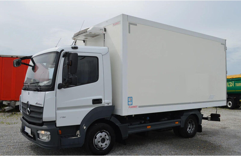 Mercedes-Benz Atego 716 IZOTERMA REFRIGERATOR SIDE DOOR - Camión frigorífico: foto 2 Mercedes-Benz Atego 716 IZOTERMA REFRIGERATOR SIDE DOOR - Camión frigorífico: foto 2