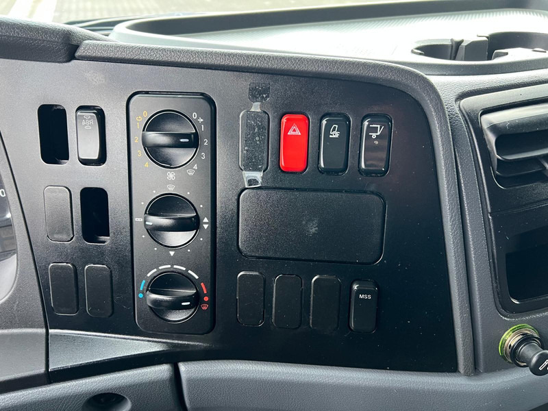 Leasing de Mercedes-Benz Atego 818 BOX CONTAINER + LIFT 1.HAND (DE) Mercedes-Benz Atego 818 BOX CONTAINER + LIFT 1.HAND (DE): foto 19 Leasing de Mercedes-Benz Atego 818 BOX CONTAINER + LIFT 1.HAND (DE) Mercedes-Benz Atego 818 BOX CONTAINER + LIFT 1.HAND (DE): foto 19