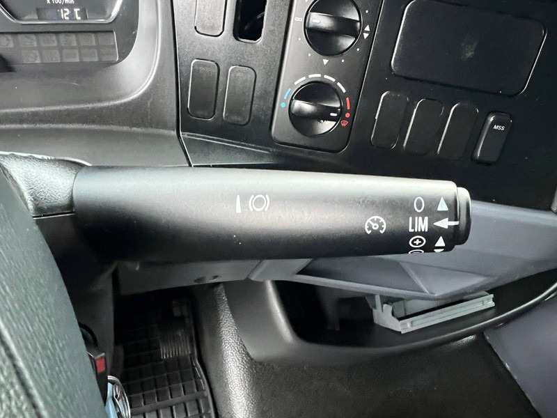 Leasing de Mercedes-Benz Atego 818 BOX CONTAINER + LIFT 1.HAND (DE) Mercedes-Benz Atego 818 BOX CONTAINER + LIFT 1.HAND (DE): foto 20 Leasing de Mercedes-Benz Atego 818 BOX CONTAINER + LIFT 1.HAND (DE) Mercedes-Benz Atego 818 BOX CONTAINER + LIFT 1.HAND (DE): foto 20