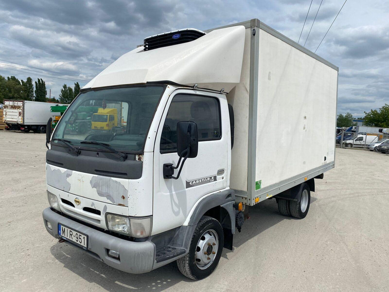 Nissan Cabstar 3,0 tdi Frigo + meat hook - 3,5t - Furgoneta frigorifica: foto 3 Nissan Cabstar 3,0 tdi Frigo + meat hook - 3,5t - Furgoneta frigorifica: foto 3