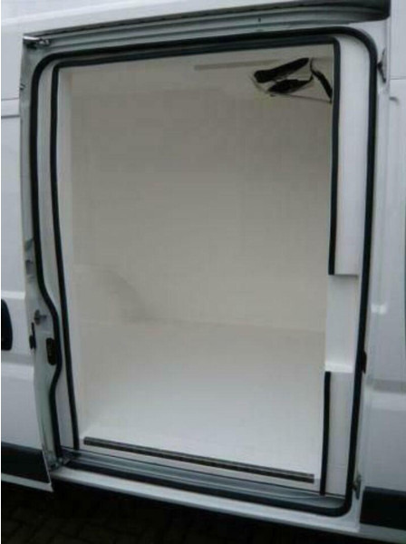 Peugeot Boxer BlueHDI 35 L2H2 Hűtős furgon Frigosoft 4500 - Furgoneta frigorifica: foto 5 Peugeot Boxer BlueHDI 35 L2H2 Hűtős furgon Frigosoft 4500 - Furgoneta frigorifica: foto 5