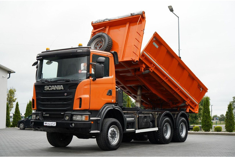 Scania G 440 / 6x6 / WYWROTKA TRZY-STRONNA / 2X HYDROBURTA / BOARDMATIC - Camión volquete: foto 1 Scania G 440 / 6x6 / WYWROTKA TRZY-STRONNA / 2X HYDROBURTA / BOARDMATIC - Camión volquete: foto 1