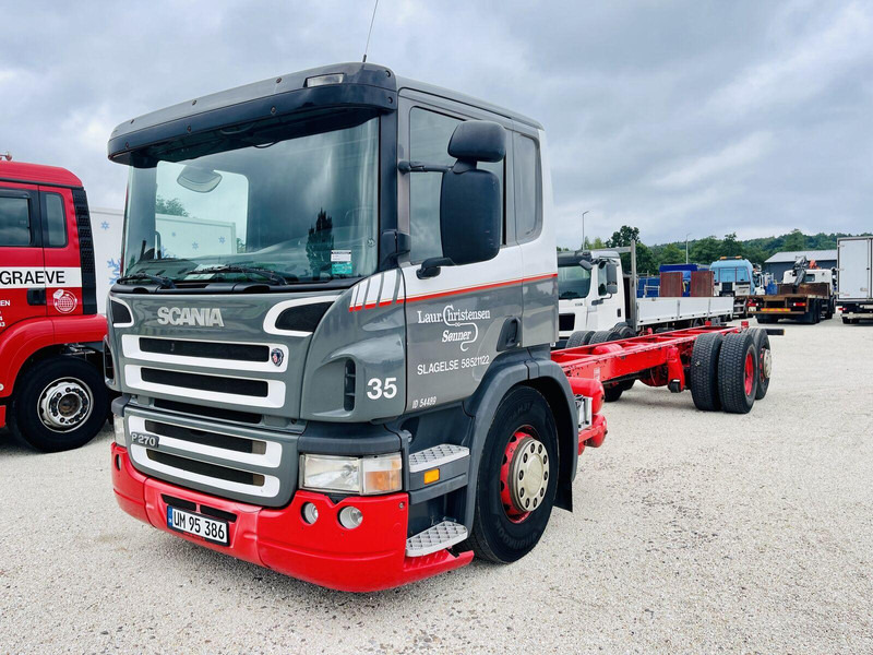 Scania P R 270 - Camión chasis: foto 1 Scania P R 270 - Camión chasis: foto 1