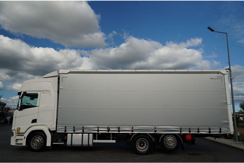 Scania R 450 / MEGA / 6x2 / FIRANKA - 8,2 m / SOLÓWKA / OŚ PODNOSZONA / - Camión lona: foto 3 Scania R 450 / MEGA / 6x2 / FIRANKA - 8,2 m / SOLÓWKA / OŚ PODNOSZONA / - Camión lona: foto 3