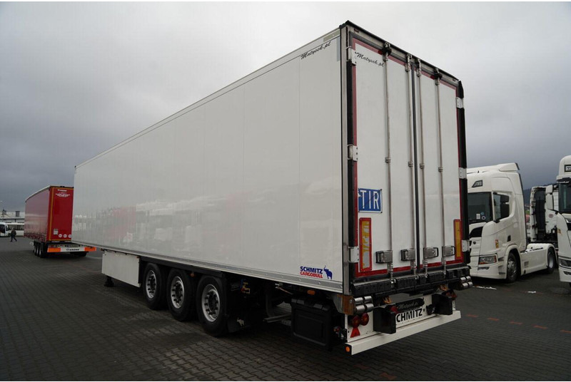 Schmitz Cargobull CHŁODNIA / THERMO KING / HAKÓWKA / OŚ PODNOSZONA / KOSZ NA PALE - Semirremolque frigorífico: foto 3 Schmitz Cargobull CHŁODNIA / THERMO KING / HAKÓWKA / OŚ PODNOSZONA / KOSZ NA PALE - Semirremolque frigorífico: foto 3