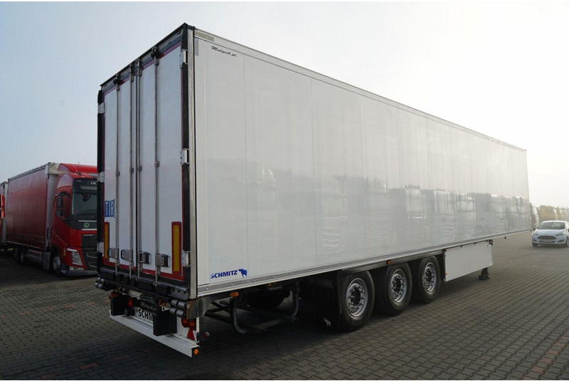 Schmitz Cargobull CHŁODNIA / THERMO KING SLX 300 / HAKÓWKA / OŚ PODNOSZONA / KOSZ - Semirremolque frigorífico: foto 5 Schmitz Cargobull CHŁODNIA / THERMO KING SLX 300 / HAKÓWKA / OŚ PODNOSZONA / KOSZ - Semirremolque frigorífico: foto 5
