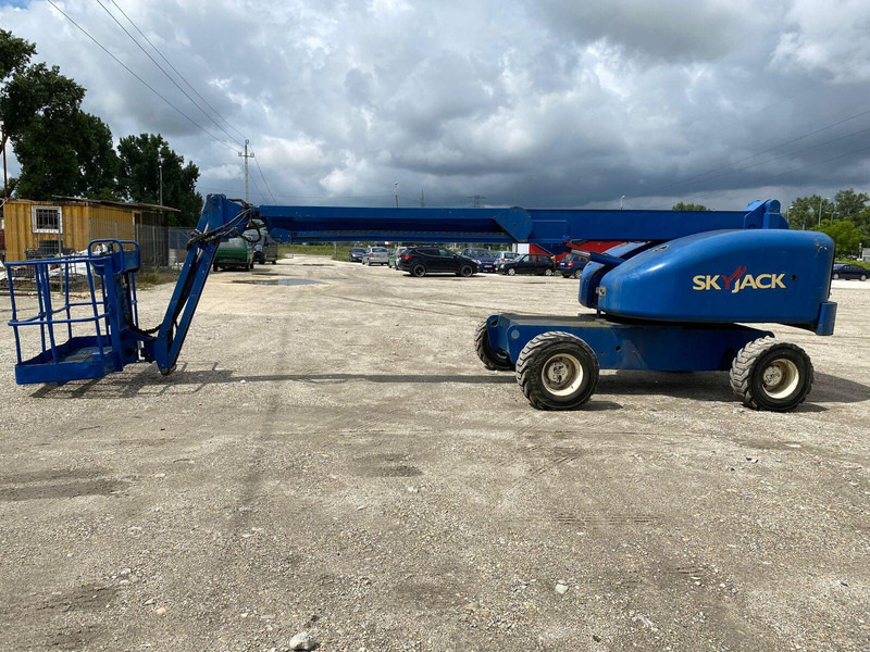 Skyjack SJ40T 4x4 Diesel - Lifting basket - 14m - Plataforma elevadora: foto 3 Skyjack SJ40T 4x4 Diesel - Lifting basket - 14m - Plataforma elevadora: foto 3