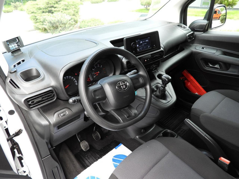 Toyota PROACE CITY  FURGON CHŁODNIA  -15*C ZASILANIE 230V TEMPOMAT KLIM - Furgoneta frigorifica: foto 2 Toyota PROACE CITY  FURGON CHŁODNIA  -15*C ZASILANIE 230V TEMPOMAT KLIM - Furgoneta frigorifica: foto 2