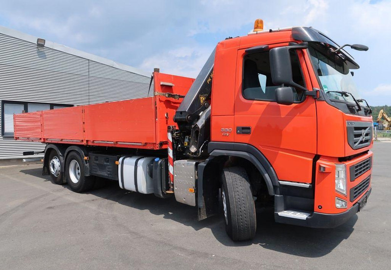 Volvo FM 330 6x2 - Camión caja abierta, Camión grúa: foto 1 Volvo FM 330 6x2 - Camión caja abierta, Camión grúa: foto 1