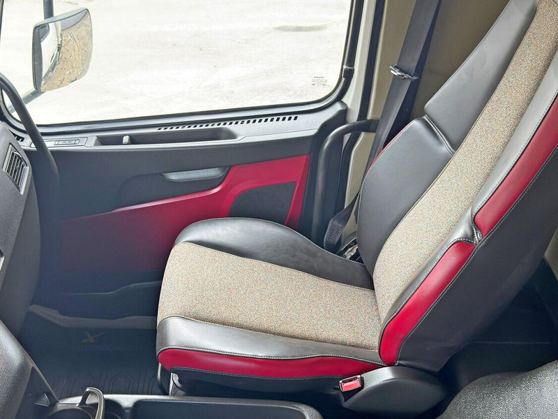 Camión volquete Volvo FM x 460 Kipper *BORDMATIC *8x4: foto 11