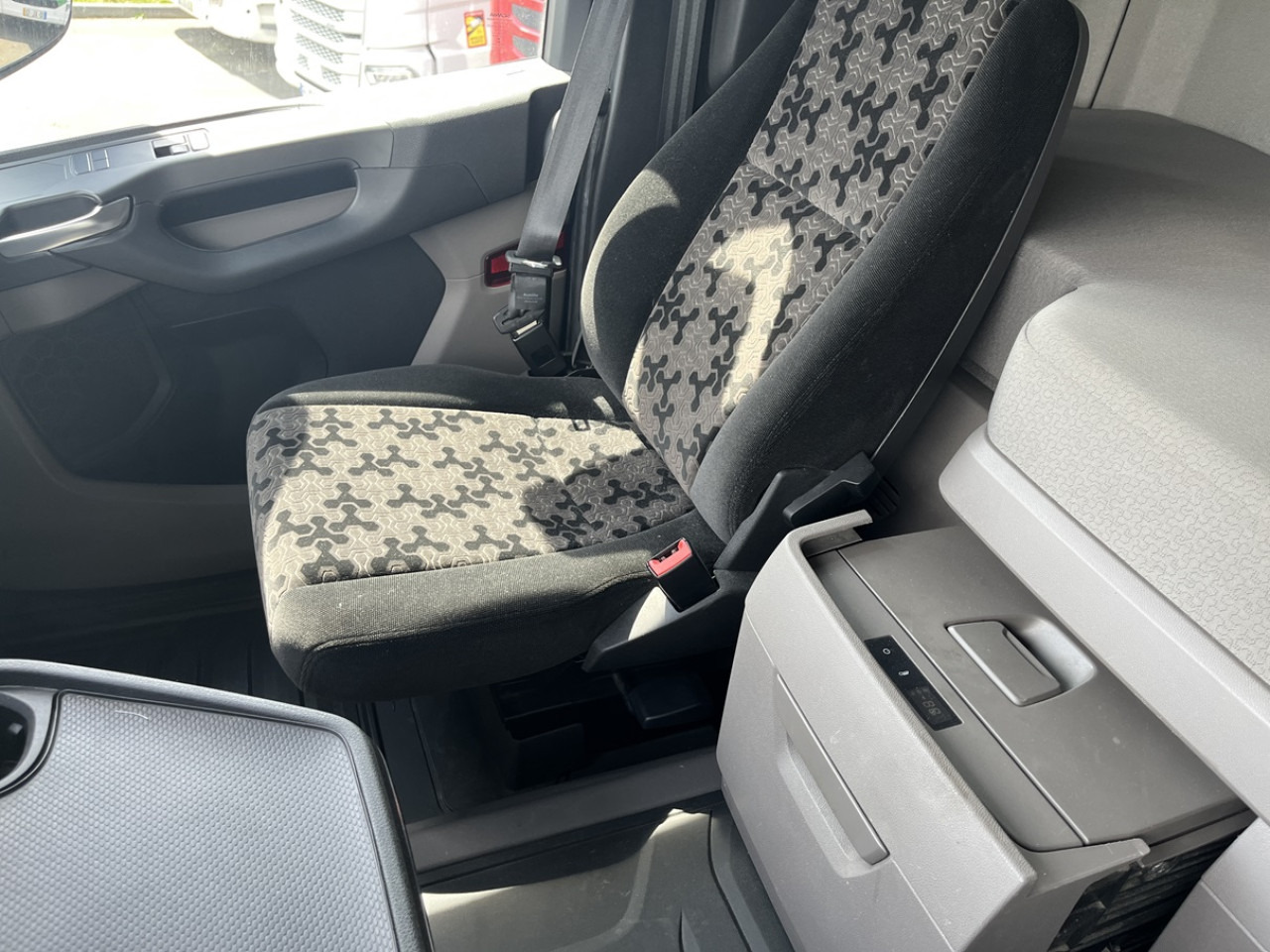 SCANIA R 450 A4x2NA - Cabeza tractora: foto 5 SCANIA R 450 A4x2NA - Cabeza tractora: foto 5