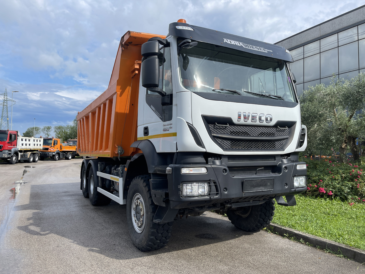 IVECO Trakker 450 - Camión volquete: foto 1 IVECO Trakker 450 - Camión volquete: foto 1