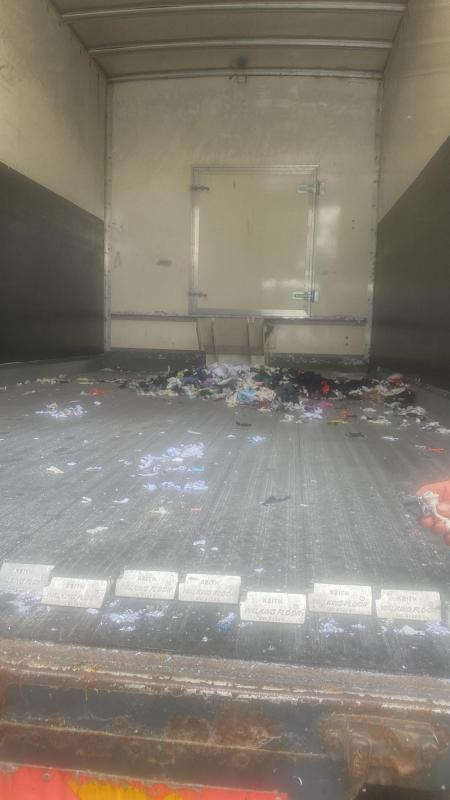 IVECO ML 120E18 12 ton Boxvan Fitted With U15 Paper and Fabric Shredding Machine - Camión caja cerrada, Vehículo municipal: foto 5 IVECO ML 120E18 12 ton Boxvan Fitted With U15 Paper and Fabric Shredding Machine - Camión caja cerrada, Vehículo municipal: foto 5