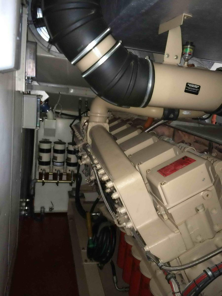Cummins Generator 1425 KVA powerd by KTA50-G3 - Generador industriale: foto 1 Cummins Generator 1425 KVA powerd by KTA50-G3 - Generador industriale: foto 1